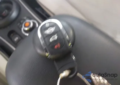 2020 Mini Cooper Cooper S z USA, uszkodzony, nr VIN WMZYX1C07L3M14928